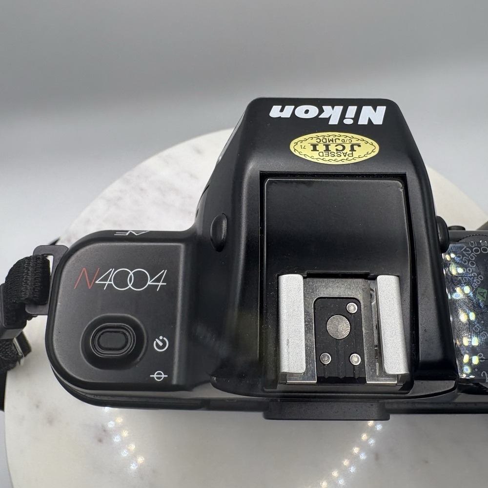 Vintage Nikon N4004 AF 35mm SLR Film Camera Body Only W/ Manuals Bag Powers On - Picture 5 of 14